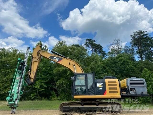 CAT 320EL Апаратура за повърхностна редова сеидба