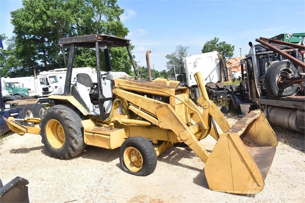 CAT 416B Товарач със заден ексватор