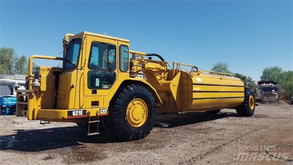 CAT 621E Цистерна