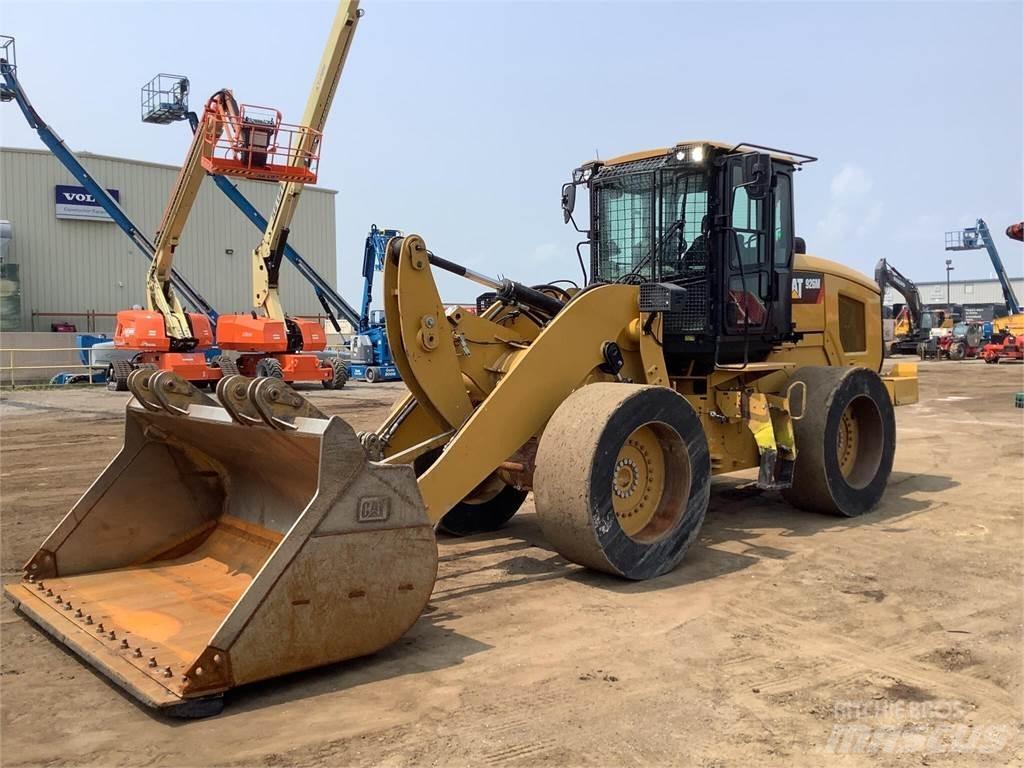 CAT 926M Колесни товарачи