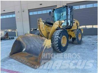 CAT 930M Колесни товарачи