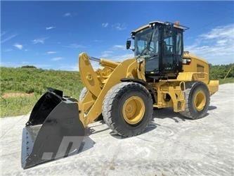 CAT 930M Колесни товарачи