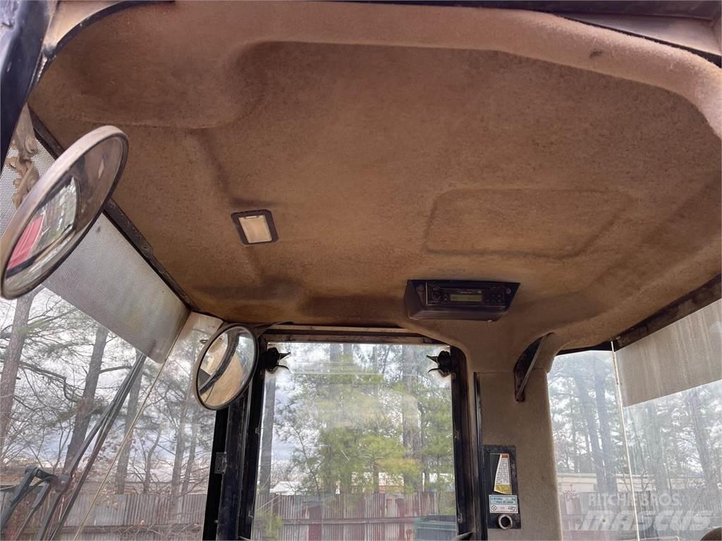 CAT 938G Колесни товарачи