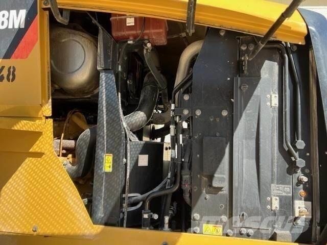 CAT 938M Колесни товарачи