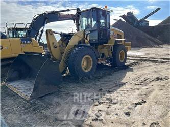 CAT 938M Колесни товарачи