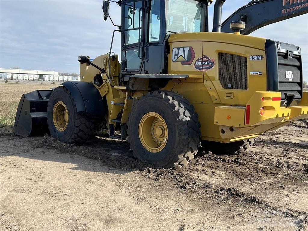 CAT 938M Колесни товарачи