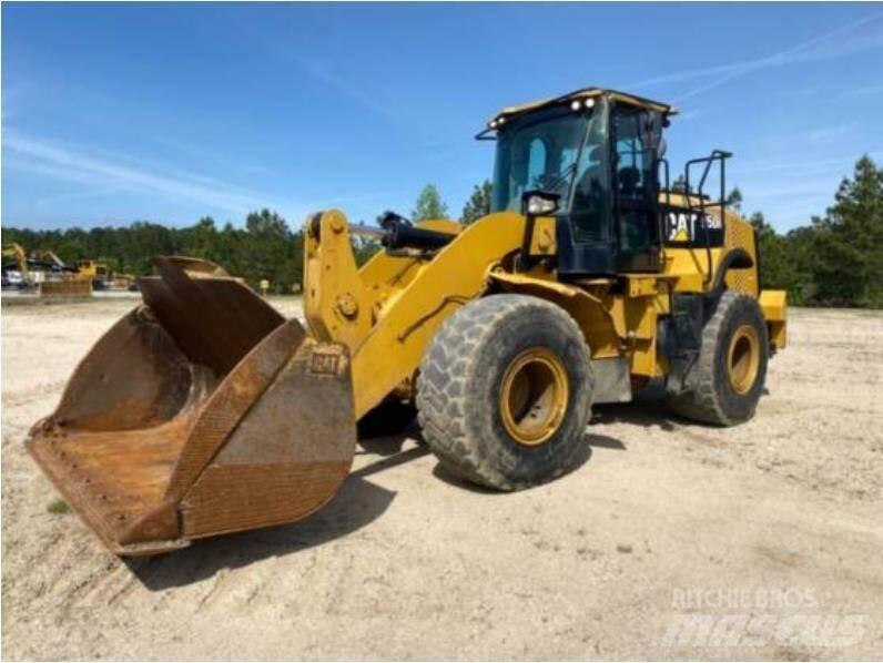 CAT 950M Колесни товарачи