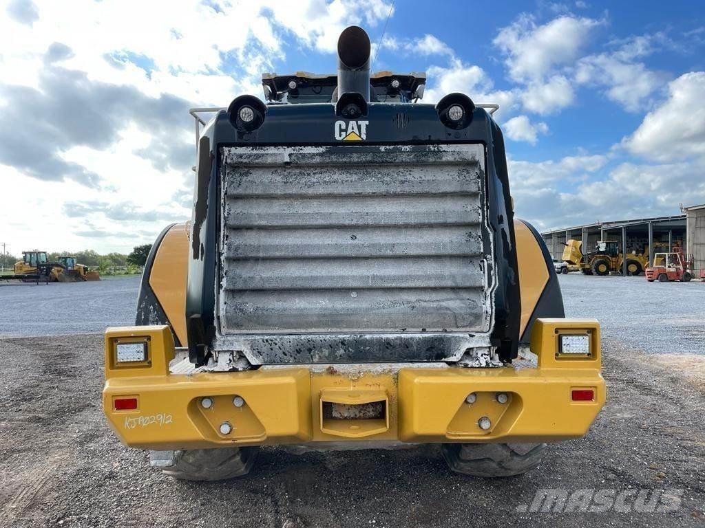 CAT 966M Колесни товарачи