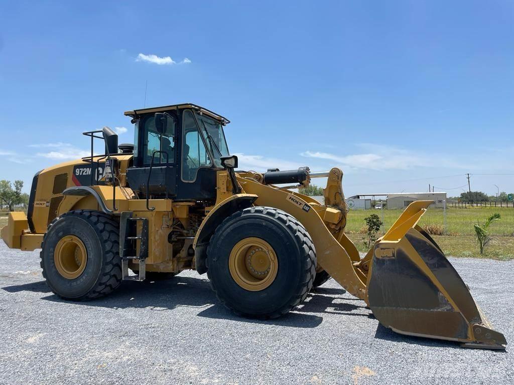 CAT 972M Колесни товарачи