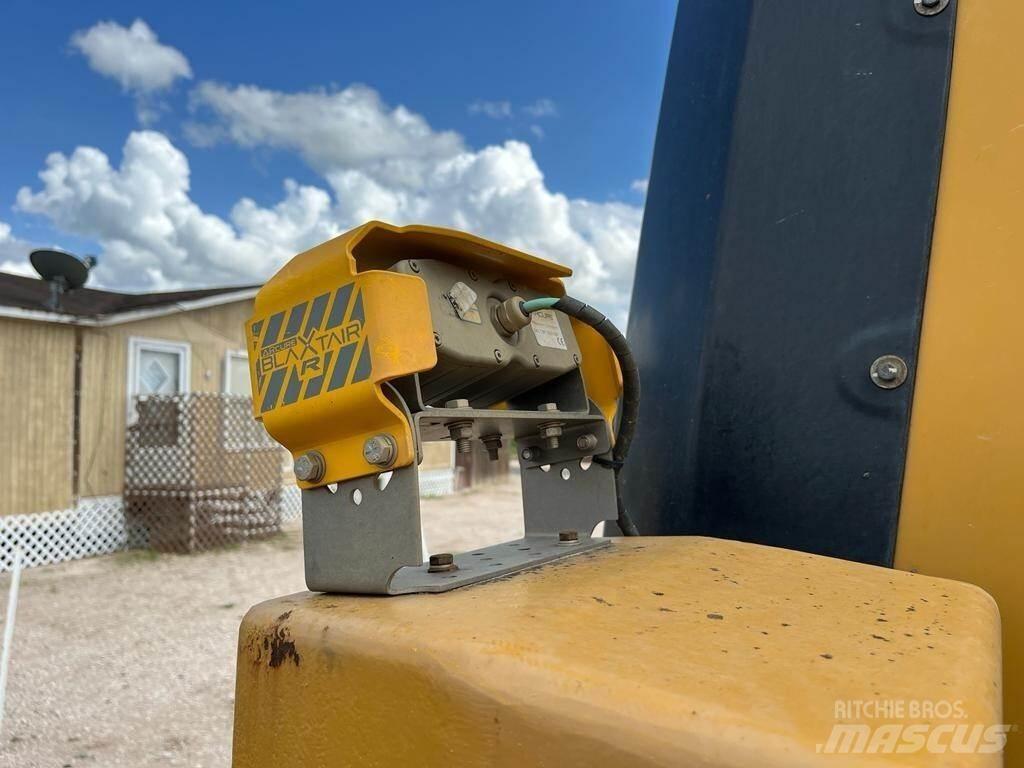 CAT 972M Колесни товарачи