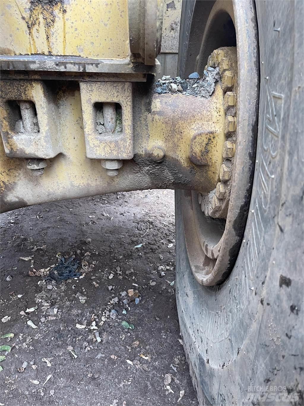 CAT 980G Колесни товарачи