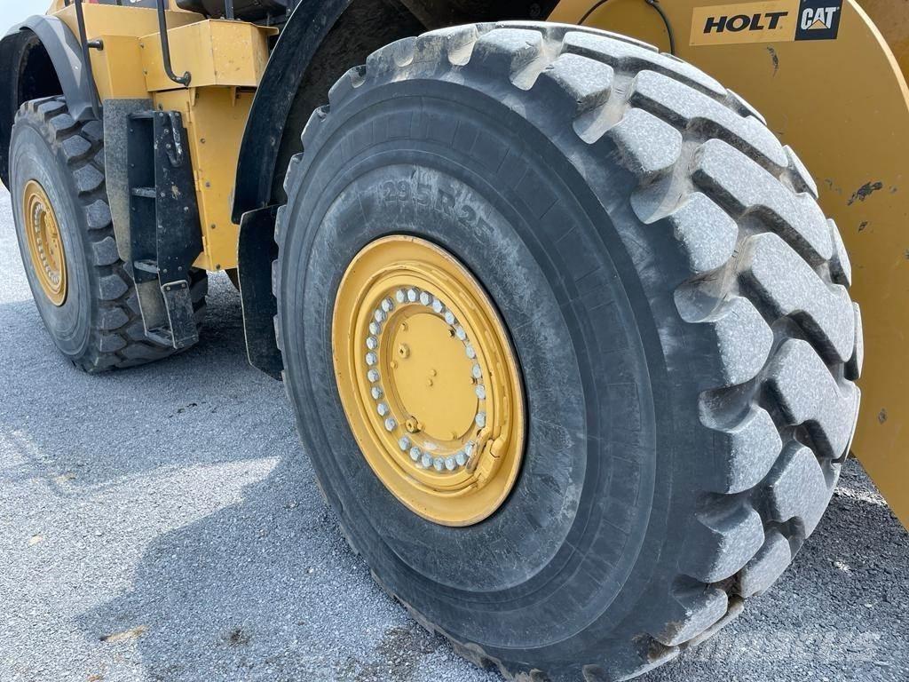 CAT 980M Колесни товарачи