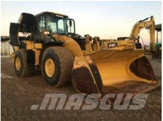 CAT 980M Колесни товарачи