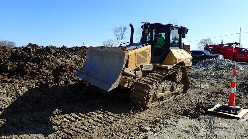 CAT D5 Верижни булдозери
