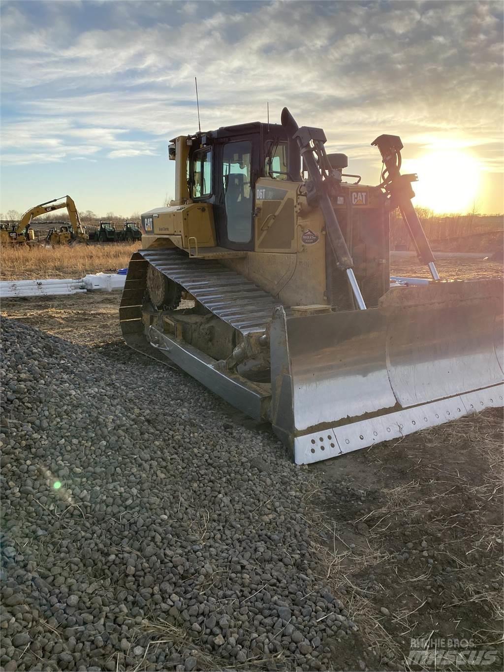 CAT D6T LGP Верижни булдозери
