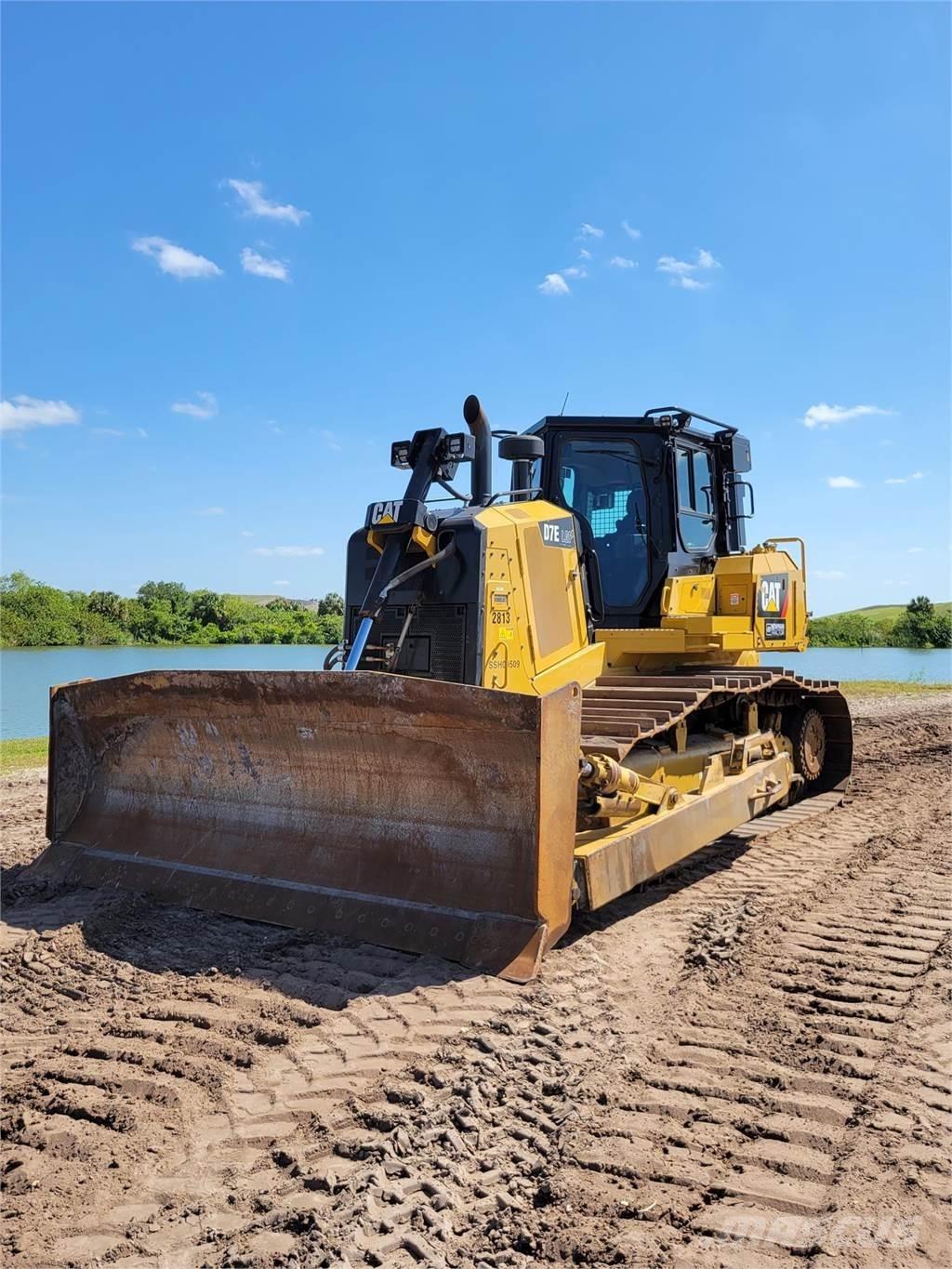 CAT D7E LGP Верижни булдозери
