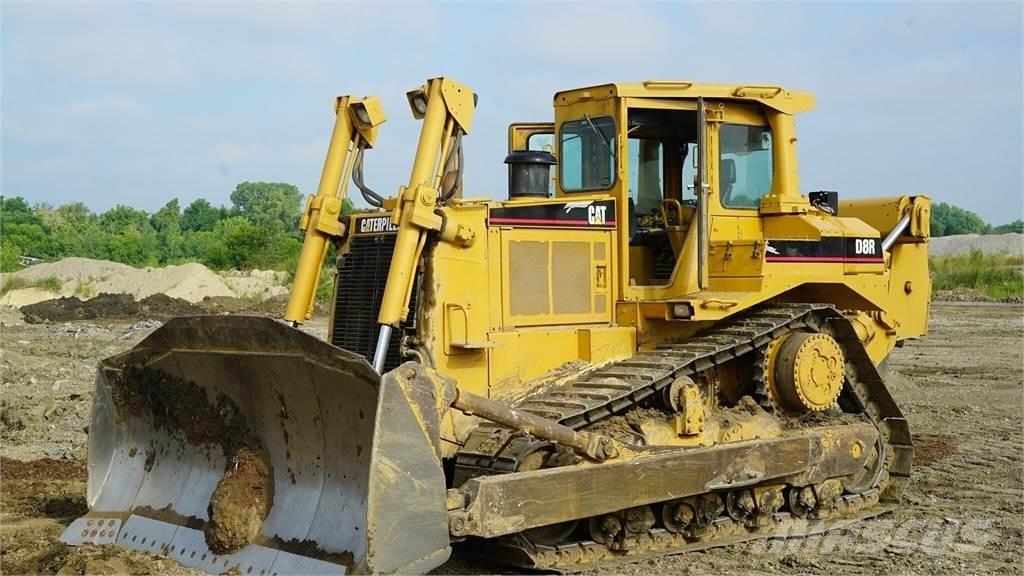 CAT D8R Верижни булдозери
