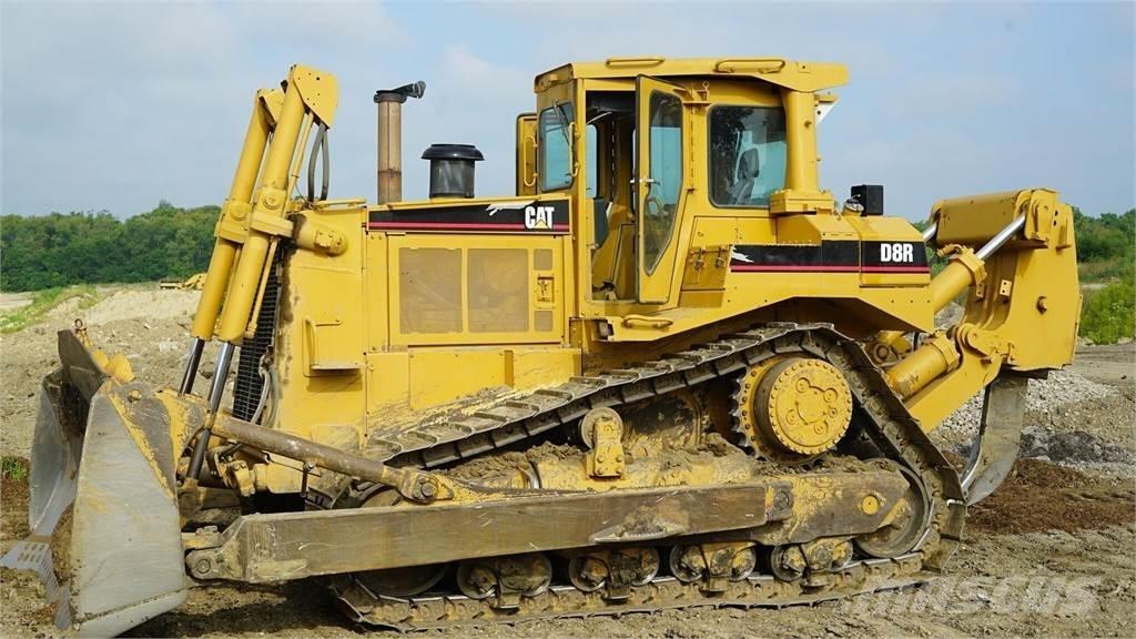 CAT D8R Верижни булдозери
