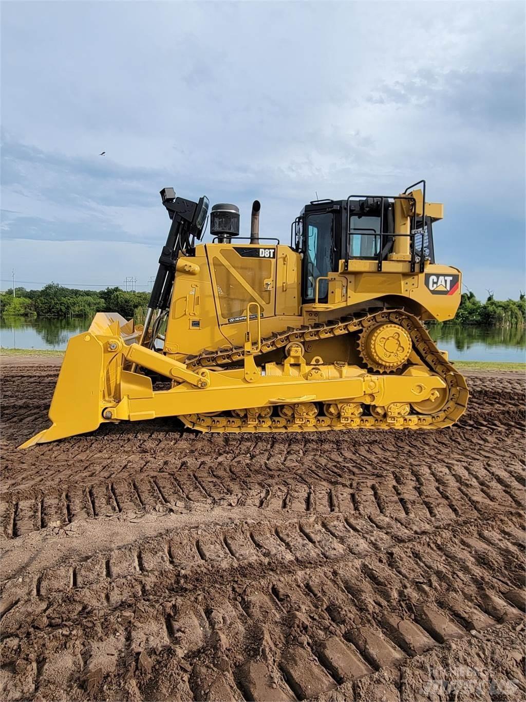 CAT D8T Верижни булдозери
