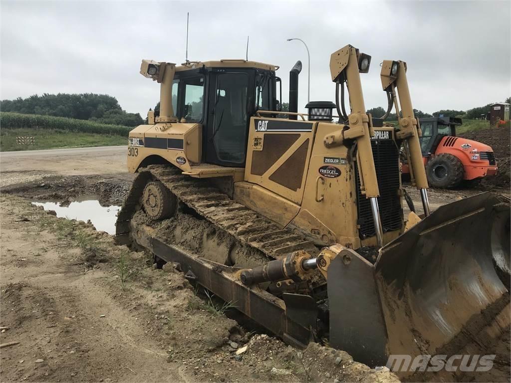 CAT D8T Верижни булдозери
