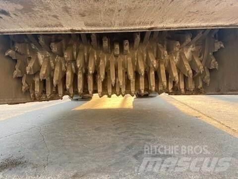CAT RM-300 Рециклатори на асфалт