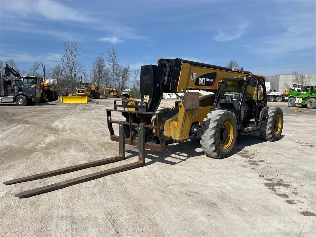 CAT TL1255D Телескопични товарачи