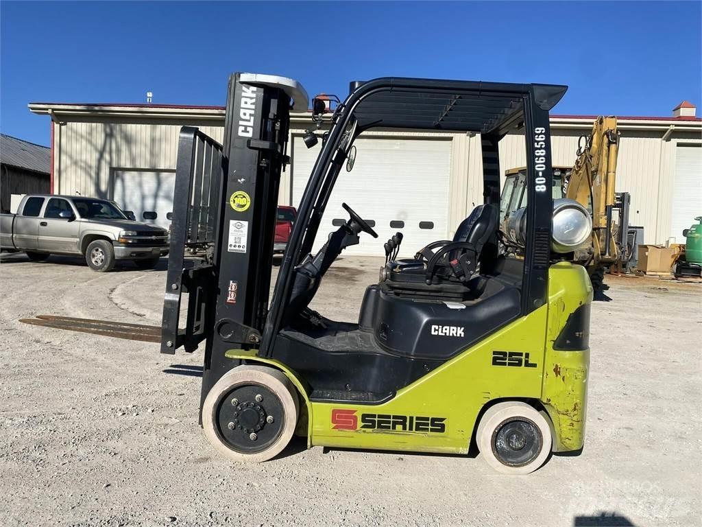 Clark S25CL Вилични кари-повдигачи - други