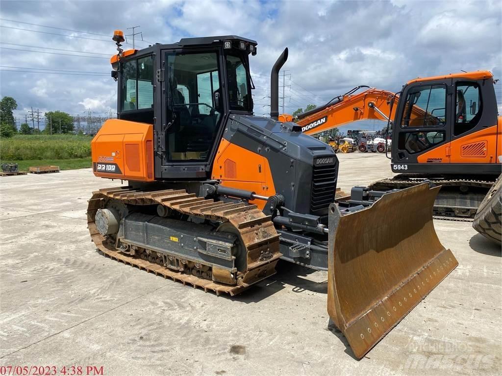 Develon DD100 Верижни булдозери
