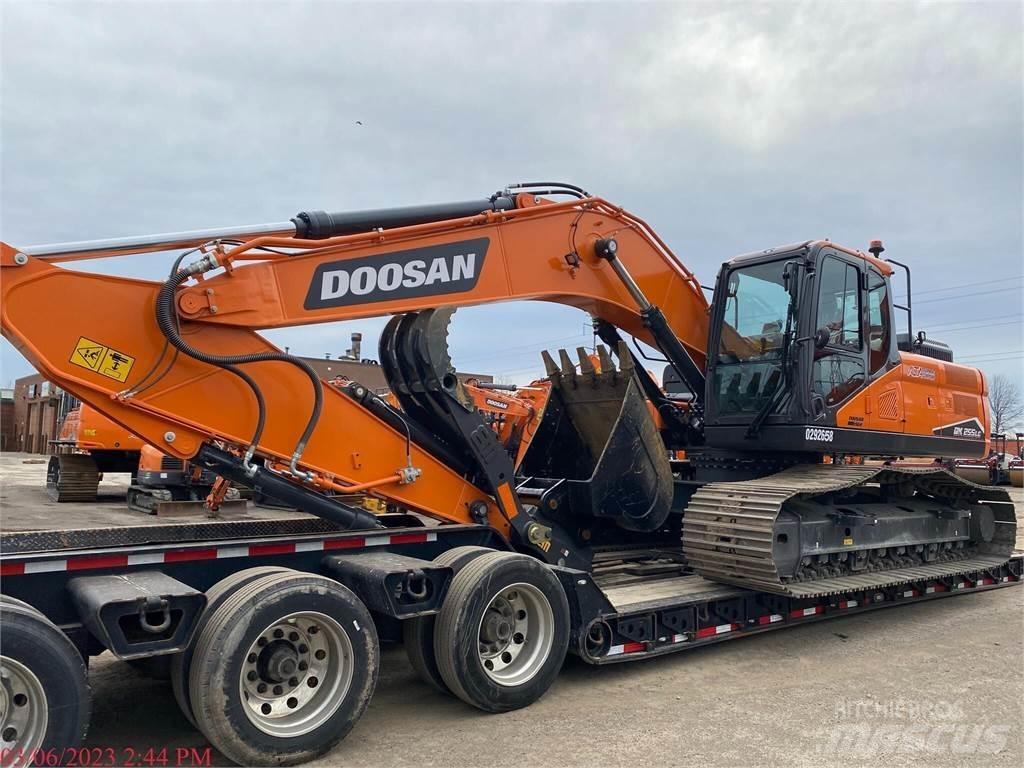 Develon DX255 LC-7 Верижен екскаватор