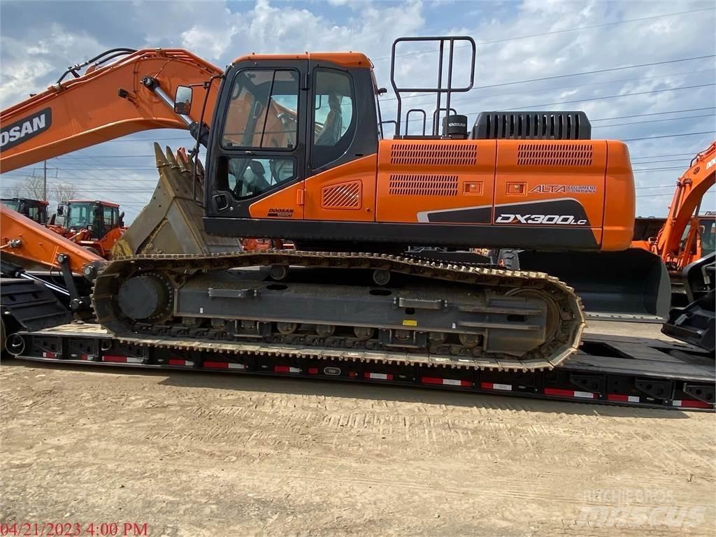Develon DX300 LC-5 Верижен екскаватор