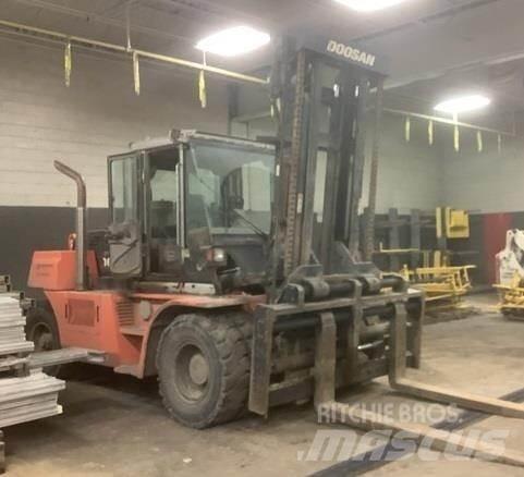 Doosan D160S-7 Вилични кари-повдигачи - други