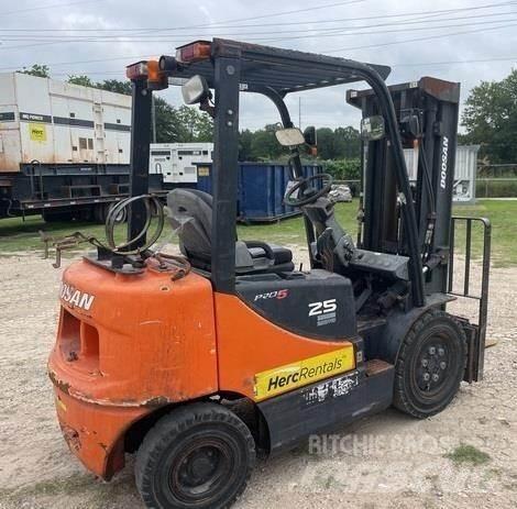 Doosan G25P-5 Вилични кари-повдигачи - други