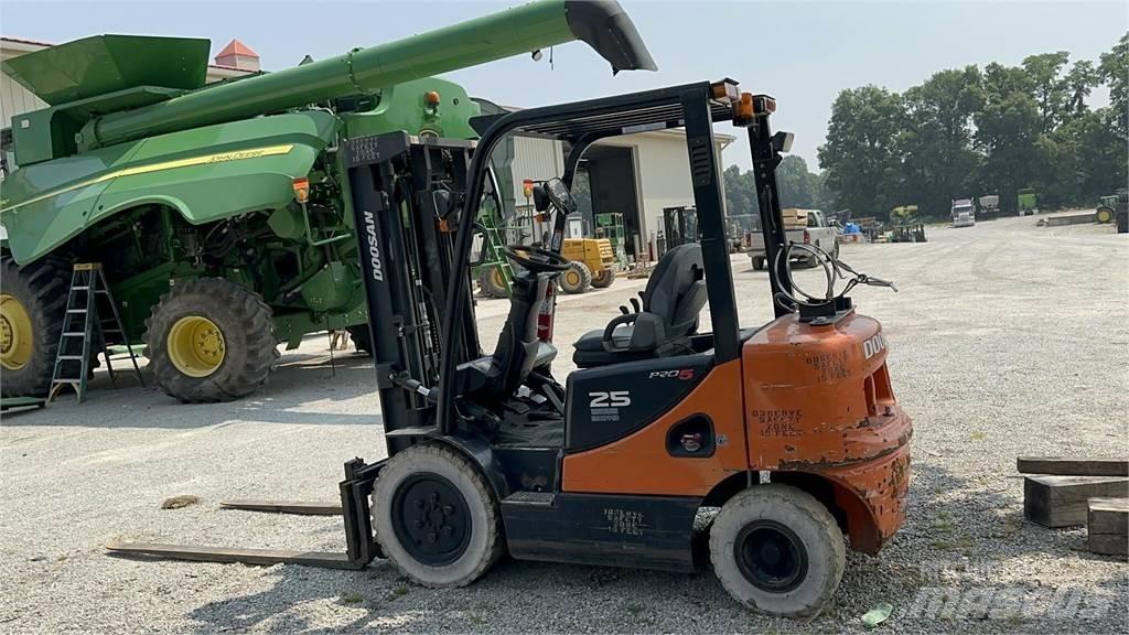 Doosan G25P-5 Вилични кари-повдигачи - други