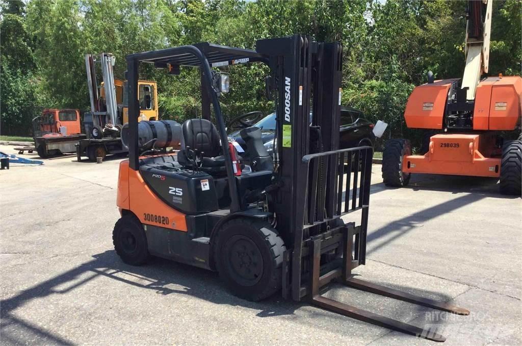 Doosan G25P-5 Вилични кари-повдигачи - други