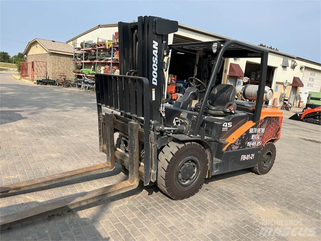 Doosan G45S-7 Вилични кари-повдигачи - други