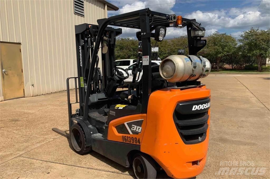 Doosan GC30S-9 Вилични кари-повдигачи - други