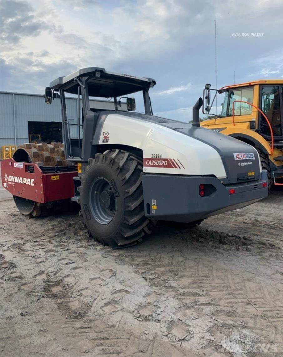 Dynapac CA2500PD Машини за опаковане на отпадъци