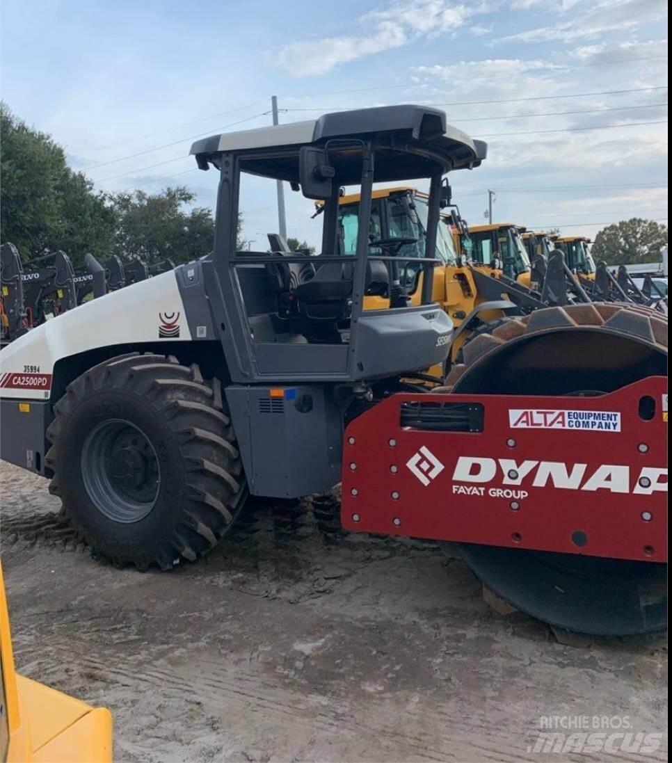 Dynapac CA2500PD Машини за опаковане на отпадъци