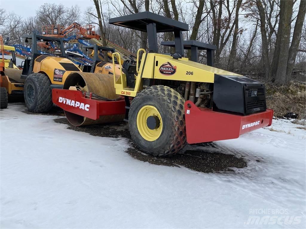 Dynapac CA260D Двойни барабанни ролки
