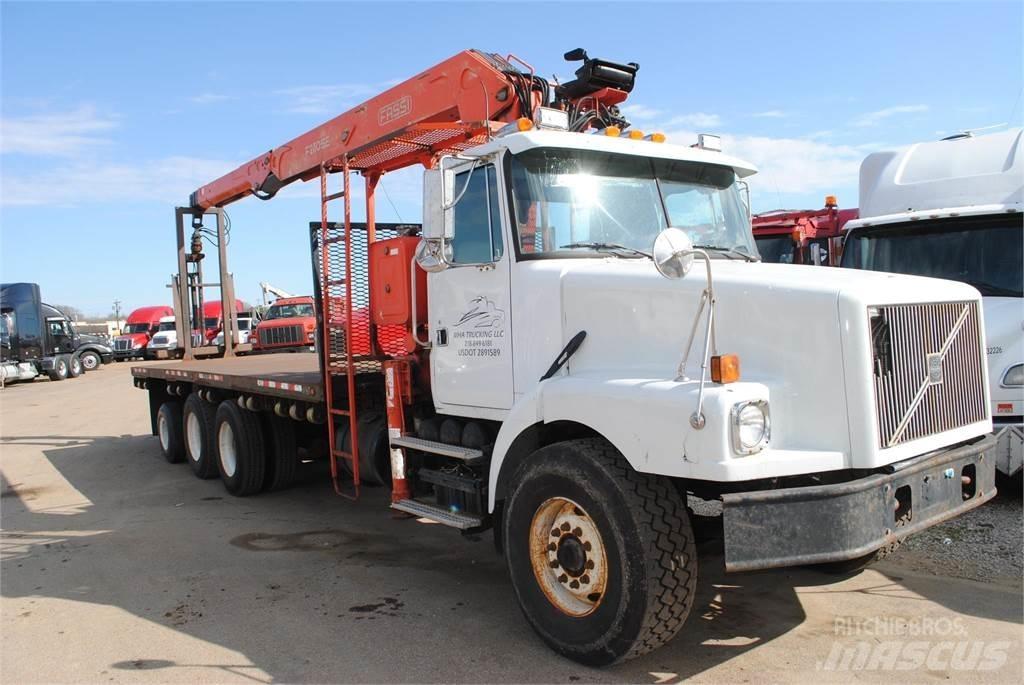 Fassi F230SE Товарачи с наклонена стрела
