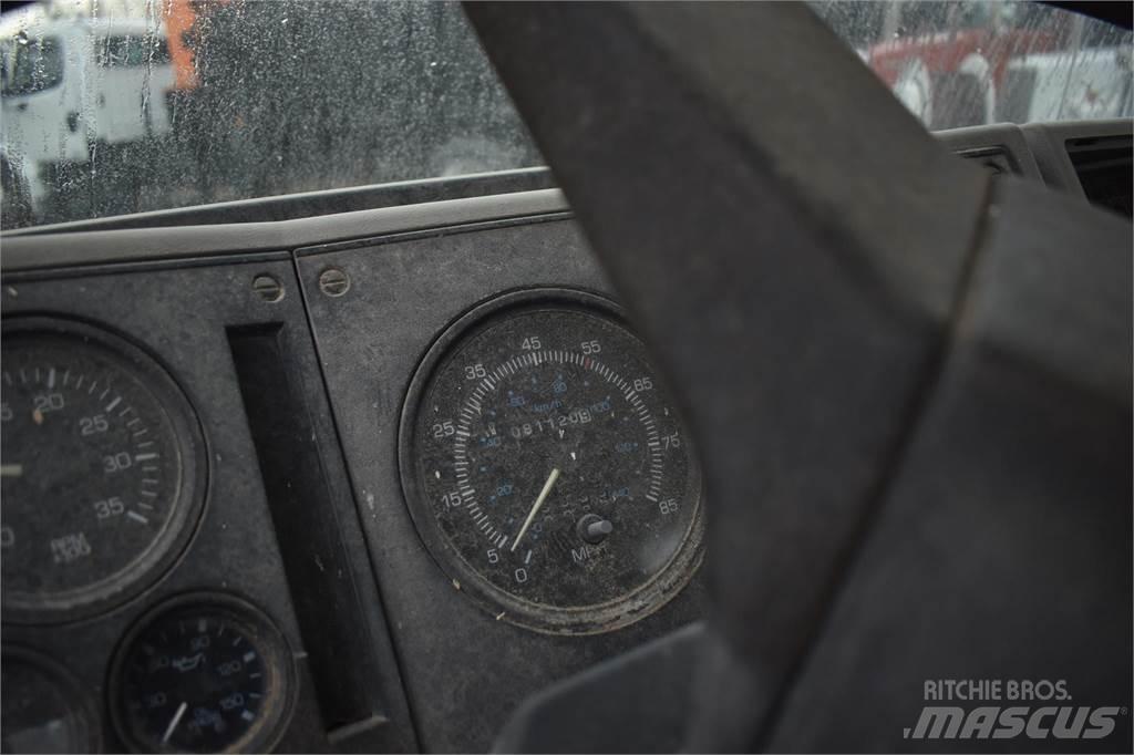 Ford CF8000 Автокранове