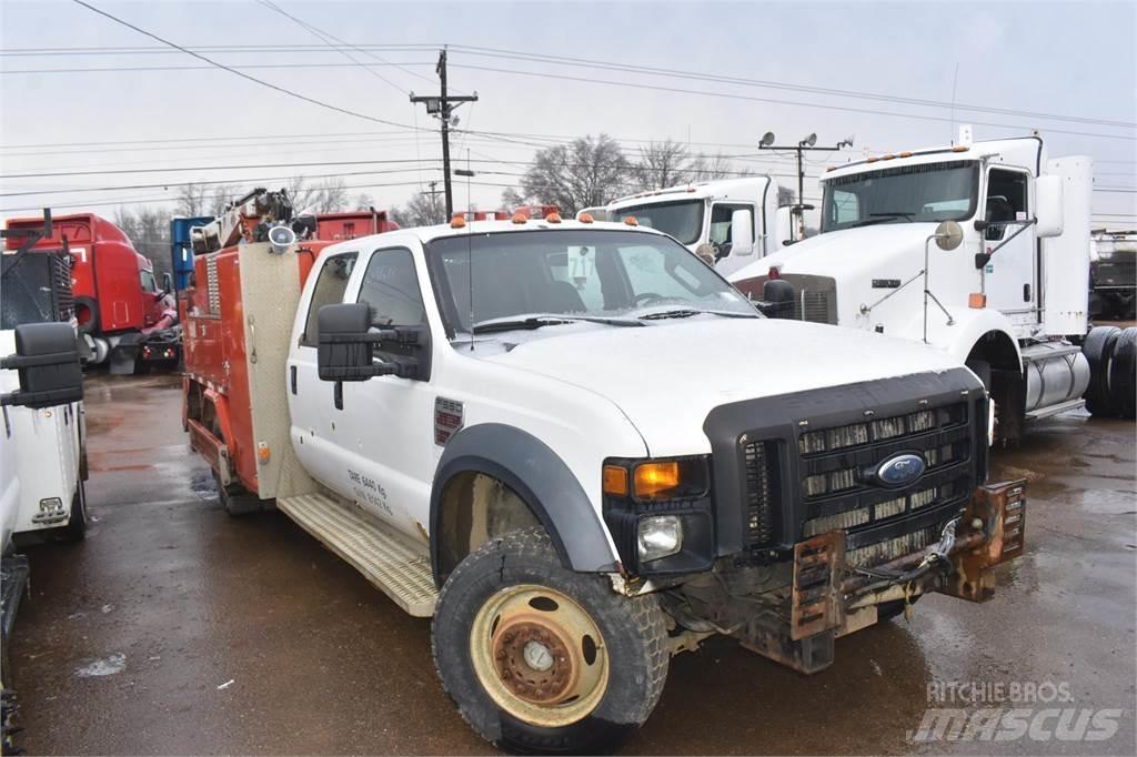 Ford F550 Общински/универсални превозни средства
