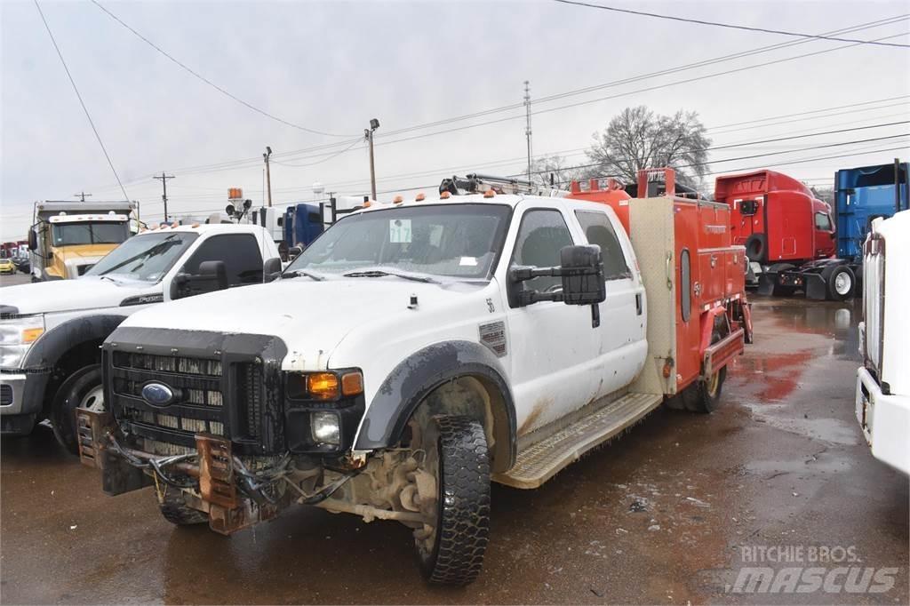 Ford F550 Общински/универсални превозни средства
