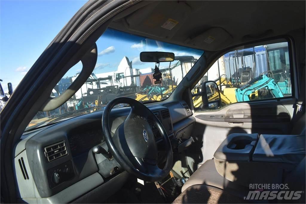 Ford F550 SD Общински/универсални превозни средства
