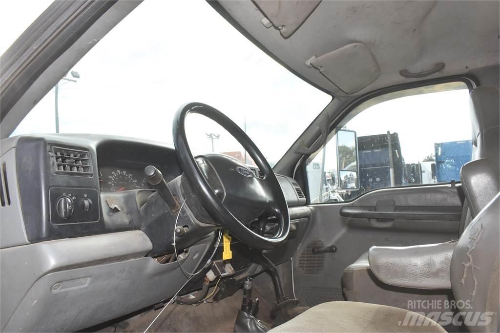 Ford F650 Общински/универсални превозни средства
