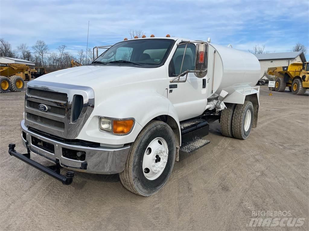 Ford F650 Цистерни за вода
