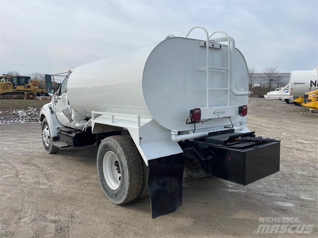 Ford F650 Цистерни за вода
