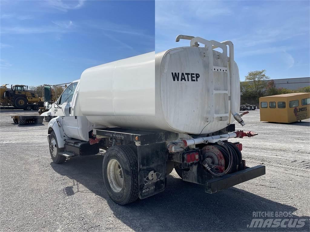 Ford F650 XL SD Цистерни за вода
