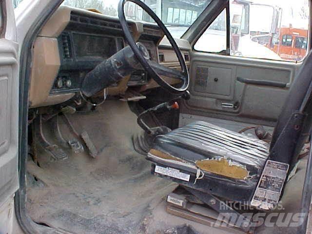 Ford F700 Цистерна