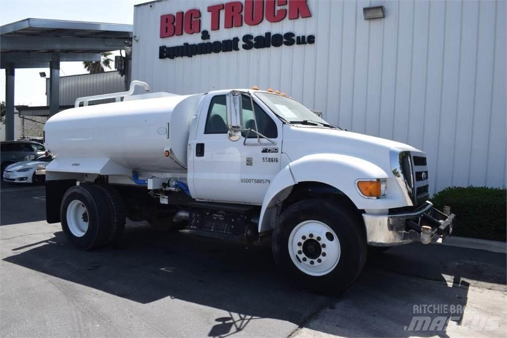 Ford F750 Цистерна